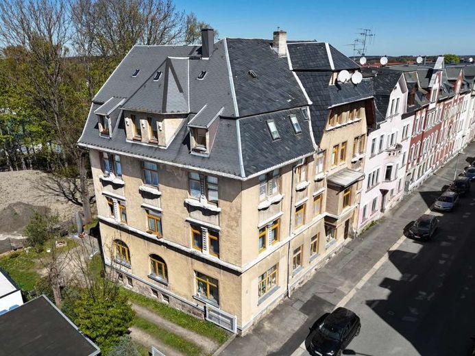 Faktor 8,85 - Mehrfamilienhaus mit 9WE & 5 Garagen in Falkenstein – फोटो 1