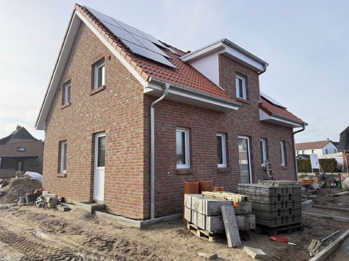 Neubau mit Zukunft
Energieeffizientes Einfamilienhaus mit hoher Wohnqualität in Ritterhude – Foto 1