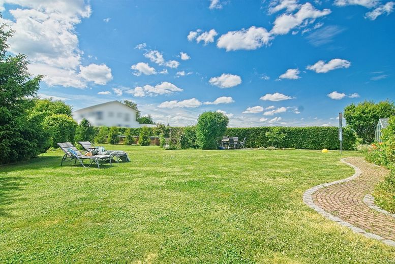 Prestigious A+ country house with in-law apartment on park-like grounds – Garten