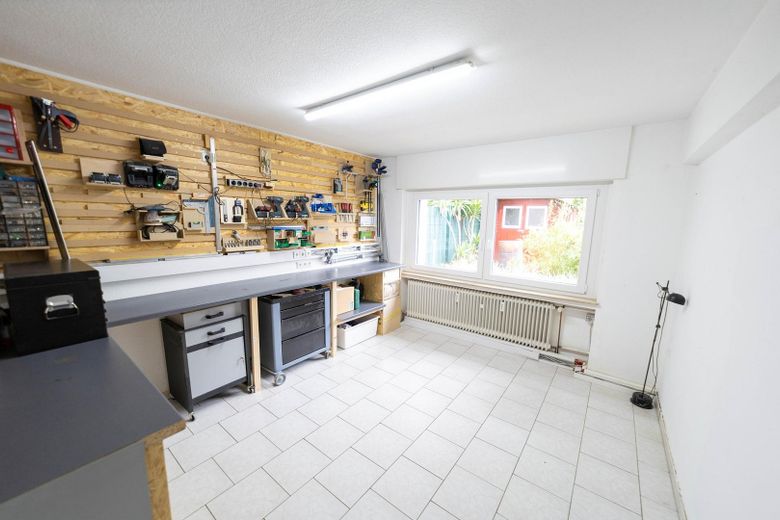 Im Grünen leben - mitten im Zentrum (maklerfrei)  - inkl. 85qm Einliegerwohnung – Werkstatt / Wohnraum 3