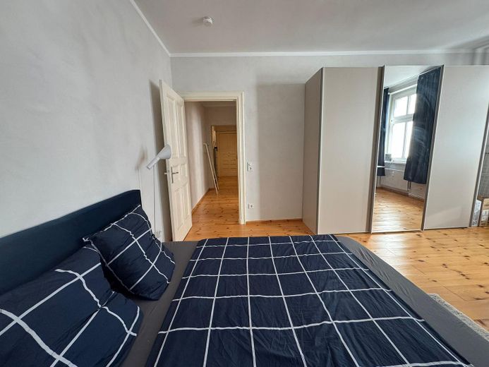 Stilvolle 2-Zimmer-Wohnung mit klassischem Altbaucharme – Foto 7