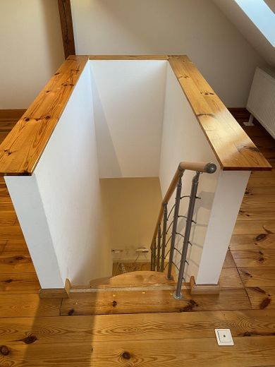 Moritzberg: 4,5-Zimmer-Maisonette-Wohnung mit Balkon und Garten – Dachgeschoss