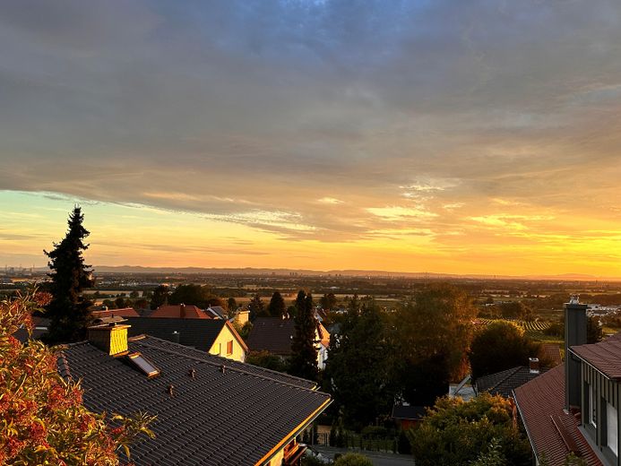Exklusive Designvilla mit Panoramablick+Einliegerwohnung – Luxus, der Maßstäbe setzt – Aussicht Balkon