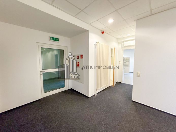 ATIK: Moderne, individuell gestaltbare Arbeitsplätze mit attraktivem P-L-Verhältnis - provisionsfrei – Eingangsbereich
