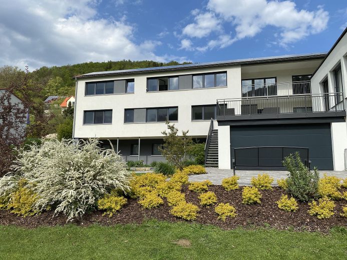 Esclusivo appartamento di 6 locali, 304 mq/KB/Garage/Terrazza/Giardino – Außenansicht Rückgebäude