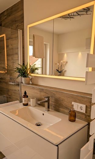 Exklusives Penthouse: Bungalow-Feeling mit spektakulärem Panorama, gigantischer Terrasse und Garten – Hochwertige Badezimmer