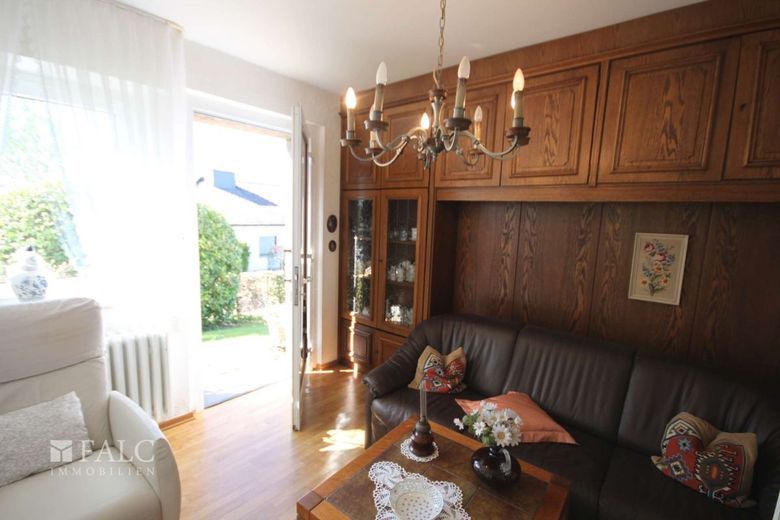 Willkommen in Ihrem neuen Zuhause! – Souterrain Wohnzimmer