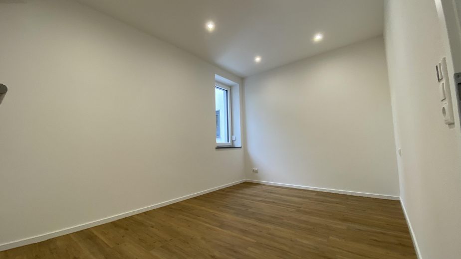 3-Zimmer Wohnung in Traumlage mit Küche und Terrasse – Schlafzimmer