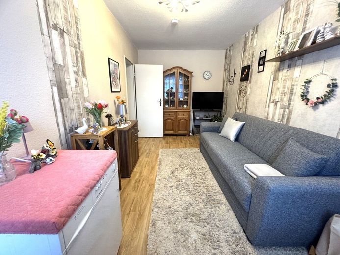 Charmante Erdgeschosswohnung mit 72 m² 
(3 Zimmer) im zentralen Zeven. – Schlafzimmer 1