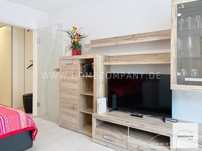 Tolles, neu renoviertes und möbliertes Apartment mit Balkon in Bestlage Bogenhausen – ea89eafd6cbc1b5046f207e5810c5d0f886066ef.jpg