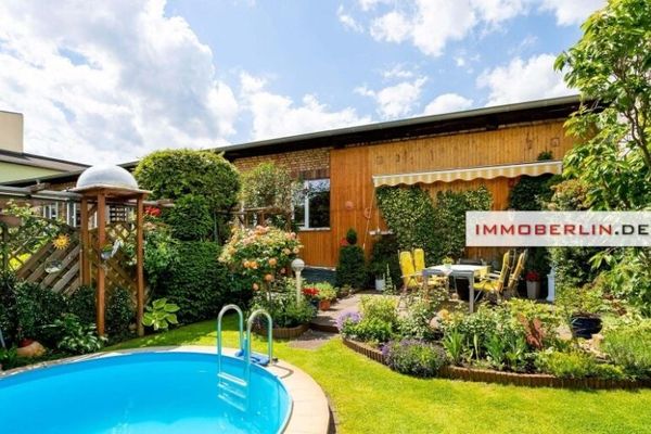 IMMOBERLIN.DE - Sympathisches Haus mit schönem Sonnengarten + Garage in guter Infrastruktur