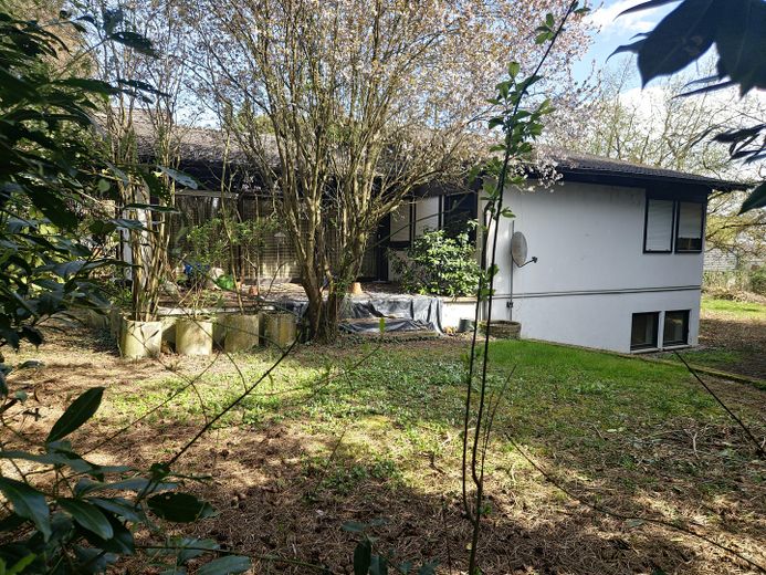 Gran parcela (con edificio existente) en Kelkheim-Fischbach, de particular – Blick von Süden auf Haus