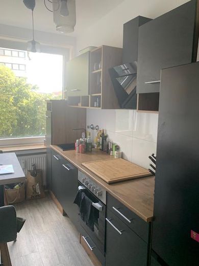 gepflegte 3-Zimmerwohnung im Herzen von Düsseldorf – Küche möbliert