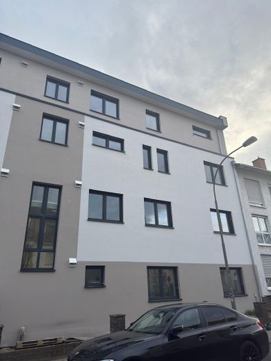Wohnen mit Loftcharakter mit über 3  Meter Deckenhöhe und eigenem Garten in ruhiger Lage – Hausansicht