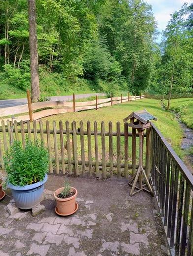 Alleinlage im Pfälzer Wald - hier ist alles ist hier möglich. – Grundstück entlang der Straße