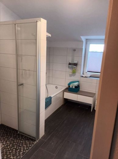Moderne 3-Zimmer-Wohnung in Friedrichsfehn von privat – Hauptbad