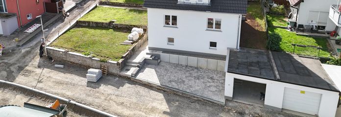 Umfassend modernisiertes Einfamilienhaus mit großem Grundstück und Waldanteil – Hausansicht Ost