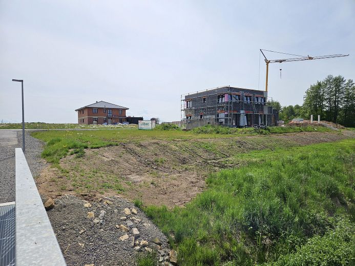 Baugrundstücke im Neubaugebiet Offenbergblick! Keine Provision! Kein Bauzwang! – 593m² direkt am Graben