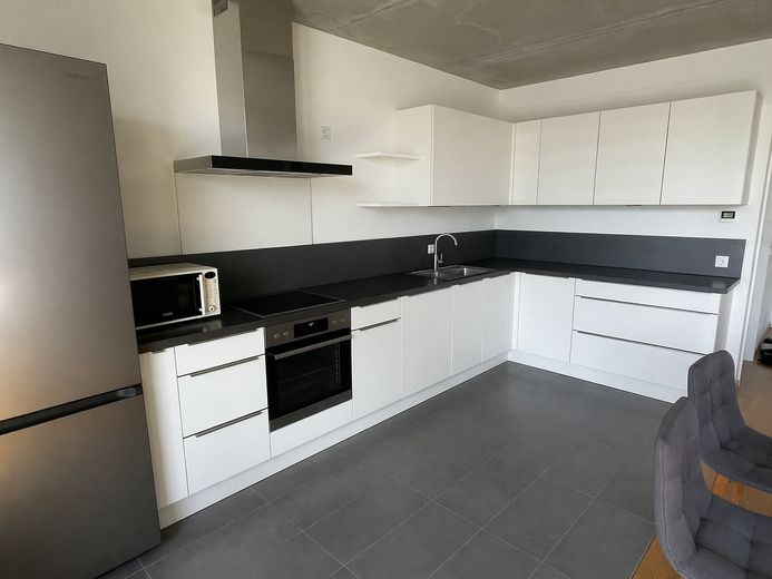 3-Zimmerwohnung in ruhiger 2ten Reihe – Küche Ki gen.