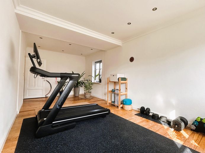 Wohnzimmer-Sportzimmer EG