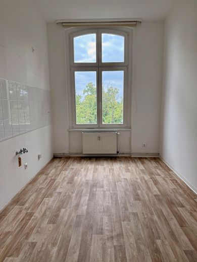 Helle, großzügig geschnittene 2-Zimmer-Wohnung – Küche