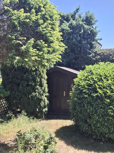 Straordinaria casa bifamiliare a schiera Nürnberg Eibach senza provvigione – Gartenhaus