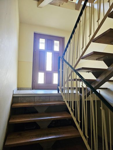 6 konut birimi + garajlar * %7 BMR* enerji sınıfı B – Hausflur