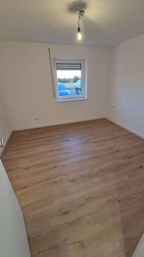 Modernes Wohnglück: Frisch sanierte 3-Zimmer-Wohnung mit Tageslichtbad & Multisplit-Klimatisierung – Schlafzimmer