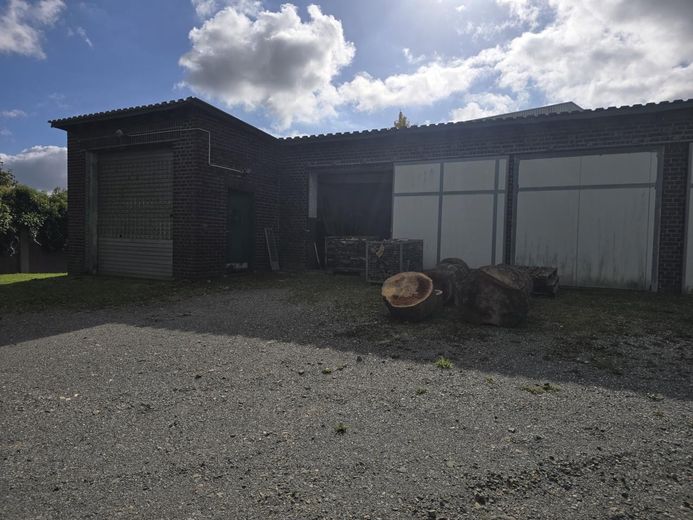 Gewerbe-/Werkstatthalle mit Arbeitsgrube, Doppelgarage und Lager – Foto 8
