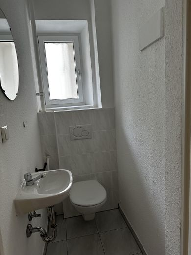Schöne ruhige 2ZKB nähe Zentrum – WC