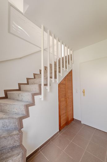 Treppenhaus zur OG Wohnung