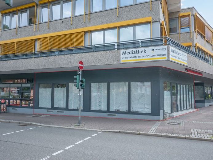 Ladenlokal in 1A-Lage oberhalb der Schramberger Fußgängerzone zu verkaufen! – Foto 1
