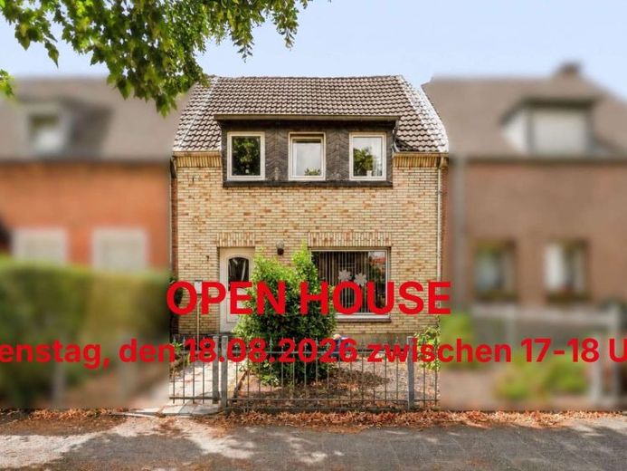 Charmantes Reihenmittelhaus mit großzügigem Wohnbereich und gemütlichem Außenbereich – फोटो 1
