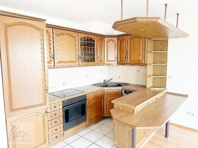 ***HELLE MAISONETTEWOHNUNG MIT BALKON*** individuellem Grundriss und Dachschrägen - Wohncharakter mit Flair in Riesa – Einbauküche