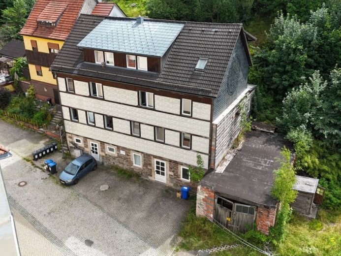 Exzellente Kapitalanlage mit Historie und stabiler Rendite: Vollvermietetes Mehrfamilienhaus in 96528 Frankenblick-Rauenstein! – फोटो 1