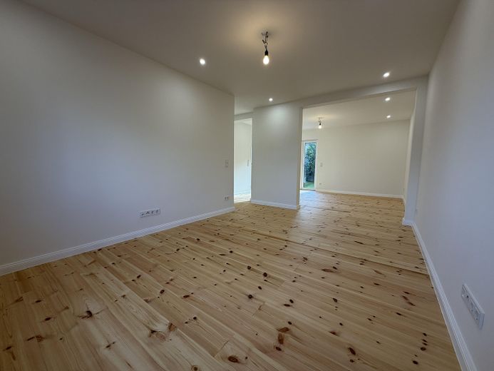 Wohnzimmer, Esszimmer & Küche