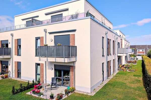 Barrier-free 2-room apartment with service living, elevator & balcony – new build 2024, A+, commission-free