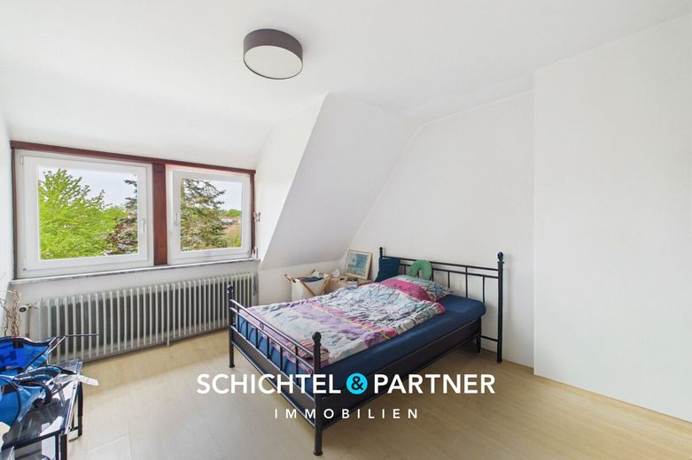 Fähr-Lobbendorf | Anlegerwohnung mit 3 Zimmern und saniertem Gebäude – S&amp;P | Schlafzimmer