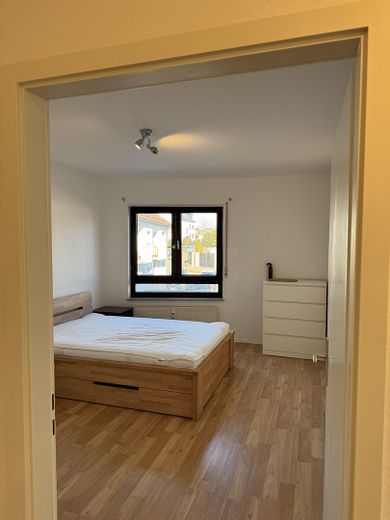 High-quality renovated 2.5-room apartment with balcony & underground parking space in Böblingen – Schlafzimmer