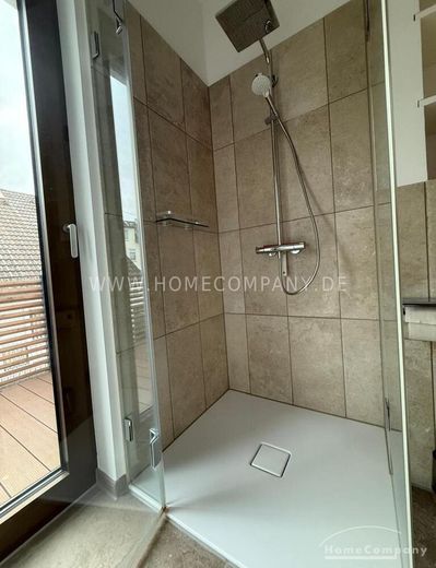 Rödelheim 8072694 – Modernes Dachgeschoss mit Balkon  &  hochwertiger Ausstattung – e93183f588bdafe92e79d3716eef5de87e616f39.jpg