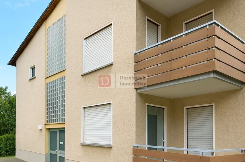 Top-Anlage!! 5-Familienhaus mit geteiltem Grundbuch, Garagen &amp; Stellplätzen – Ostansicht