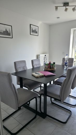 3-Zimmer, Balkon, Einbauküche & Tageslichtbad – Küche
