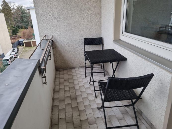 Helle, geräumige, möblierte Wohnung mit Balkon in zentraler Lage nahe U Alt-Mariendorf – Balkon
