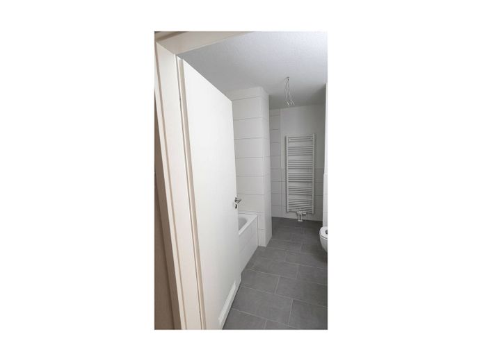 Ideal für Paare oder kleine Familien: 3-Zimmer-Wohnung – Badezimmer