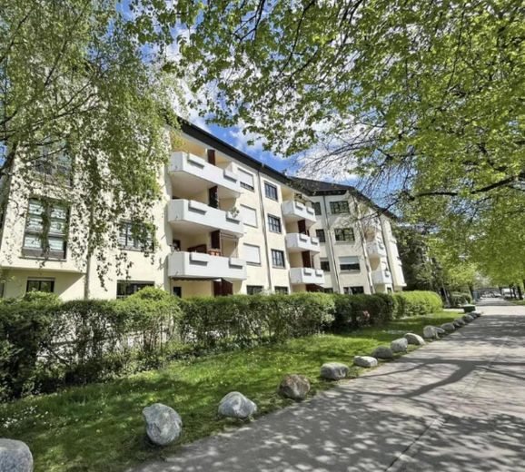 Charmante 3-Zimmer-Maisonette mit sonniger Terrasse – provisionsfrei in Ramersdorf-Perlach – Hausansicht 