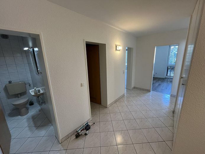 Traumhafte 3-Zimmer-Wohnung mit 2 Balkonen – Flur