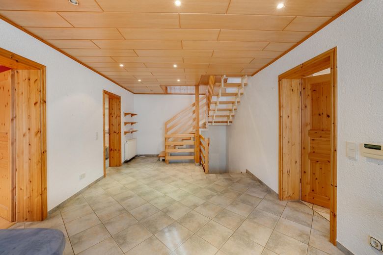 Wohnen & Arbeiten auf ca. 287 m² Fläche in Aßlar-Berghausen – Foto 5