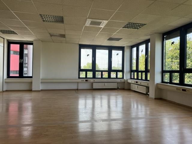 schöne helle Büroflächen Büro Buero 50-500 QM in zentraler Lage mit Parkplätzen und Aufzug – Foto 3