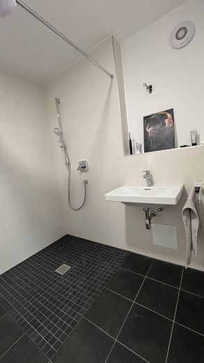 Studentenwohnung möbliert mit "All-In" Miete in Augsburg, Neubau – Bad