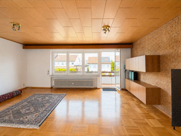 Großzügige 2,5 Zimmer-OG-Wohnung mit tollem Balkon, Garage in ES-Berkheim – Foto 1